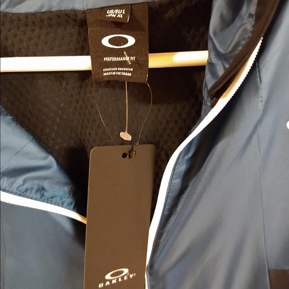 Oakley men’s jacket. Brand new! - Picture 4 of 5